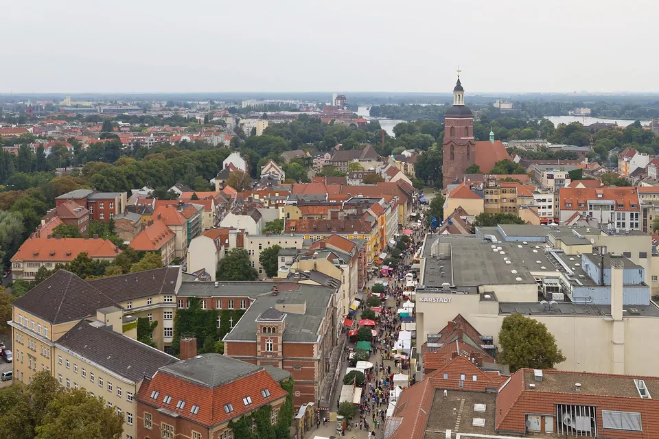 2013-08 View from Rathaus Spandau 03