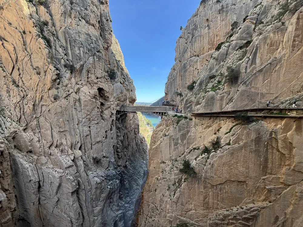 Der Caminito del Rey, ein schmaler Steg hoch in der Felsschlucht bei El Chorro nahe Málaga
